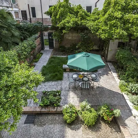 Ca' Carmini Secret Garden